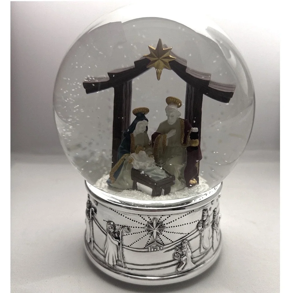 Reed & Barton Nativity Musical Snowglobe Silver Plate Base Multicolor